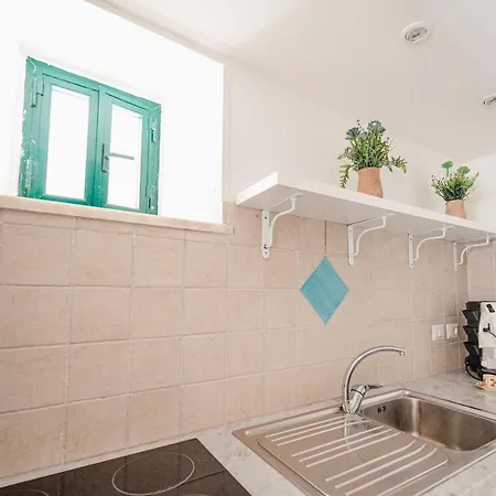 Amalfi White-Top Location Near Piazza Duomo! *