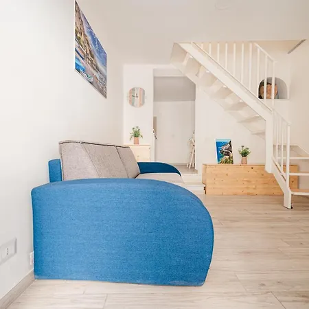 Amalfi White-Top Location Near Piazza Duomo!
