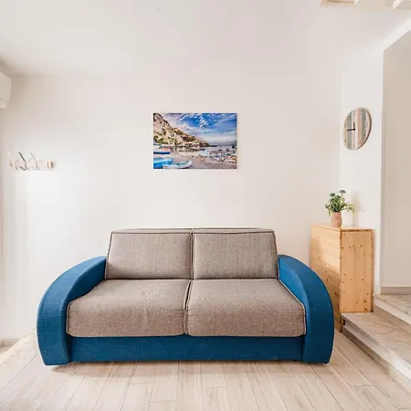Amalfi White-Top Location Near Piazza Duomo!